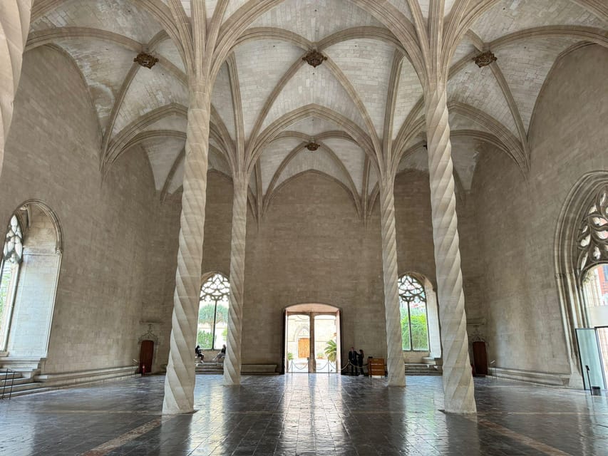 Palma de Mallorca Old Town Guided Bike Tour (Small Groups) - Where you meet and how you start (Plaça del Rosari, 4)