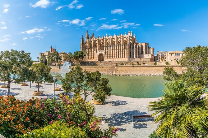 Palma de Mallorca: Out of the Crowds Walking Tour - From CaixaForum to Plaça Major, you get oriented fast