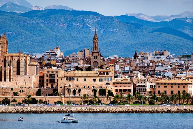 Palma de Mallorca: Out of the Crowds Walking Tour - Ending near Es Baluard, a clean close to a tight loop