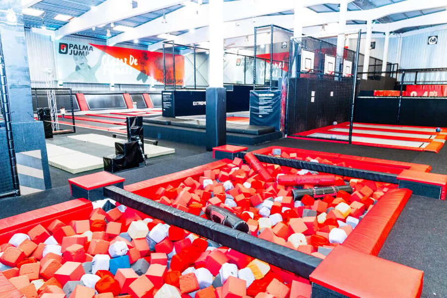 Palma de Mallorca: Palma Jump Trampoline Park Entry Ticket - The cafe and viewing areas: rest without leaving the action