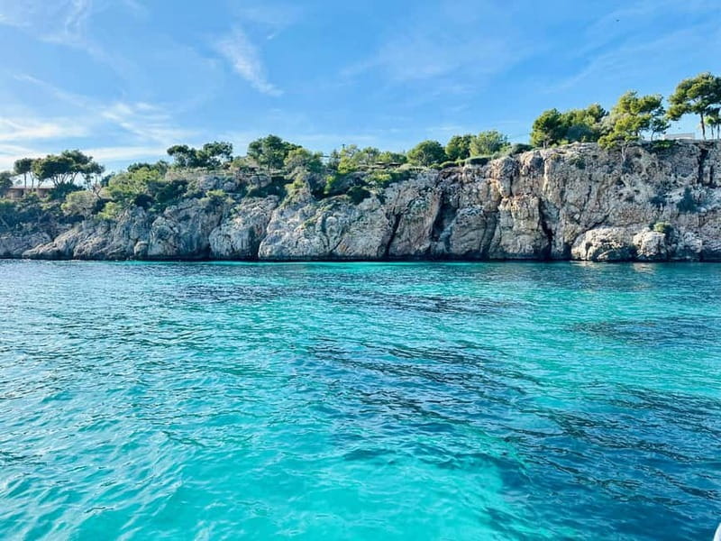 Palma de Mallorca: Private Boat Tour with Snorkel and Paddle - Cold drinks onboard, plus the optional picnic upgrade
