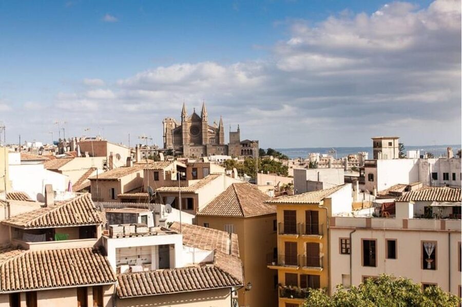 Palma de Mallorca: Private custom tour with a local guide - Why a private walking tour works best in Palma de Mallorca