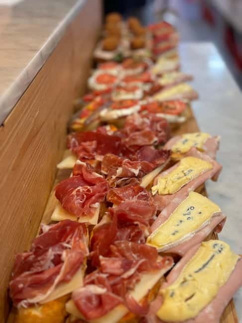 Palma de Mallorca: Private tour - Cathedral and Tapas - What to bring, how to pace yourself, and what to expect