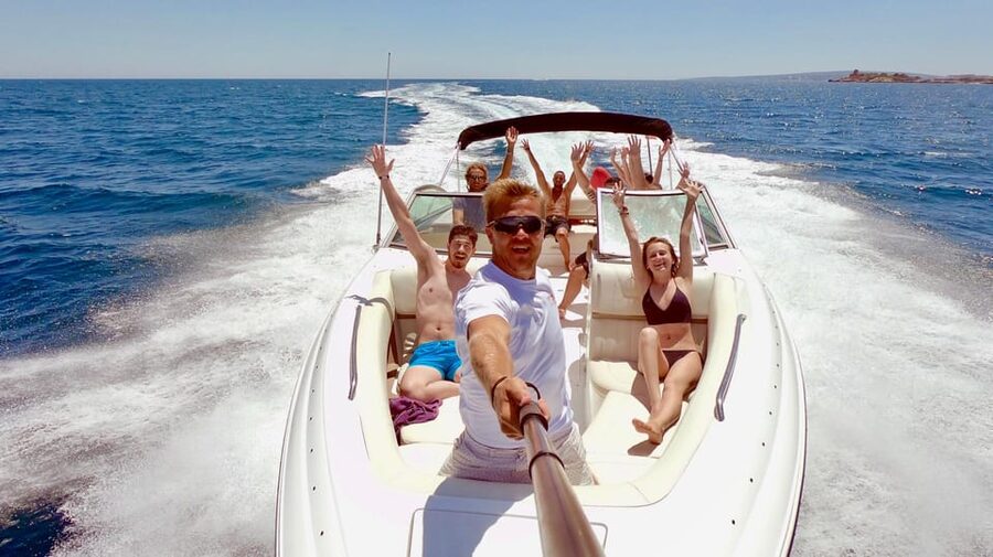 Palma de Mallorca: Private Yacht Trip with Drinks - Snorkeling, Paddleboards, and Underwater Seascooters for Real Water Time