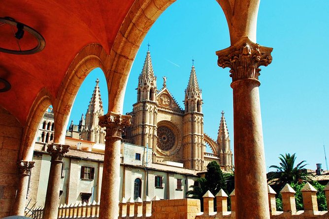 Palma de Mallorca Sightseeing Day Tour - La Seu Cathedral and Almudaina Palace: What to Look For During the Guided and Free-Time Portions