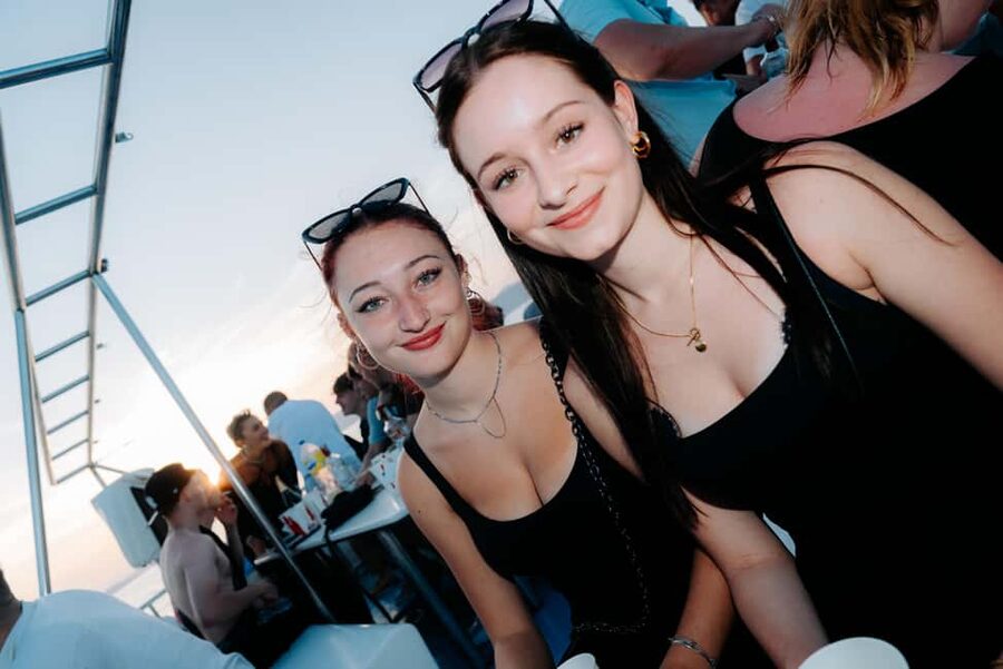 Palma de Mallorca: Sunset Boat Party with DJ and Animation - Palma Sunset, but Make It a Catamaran Party