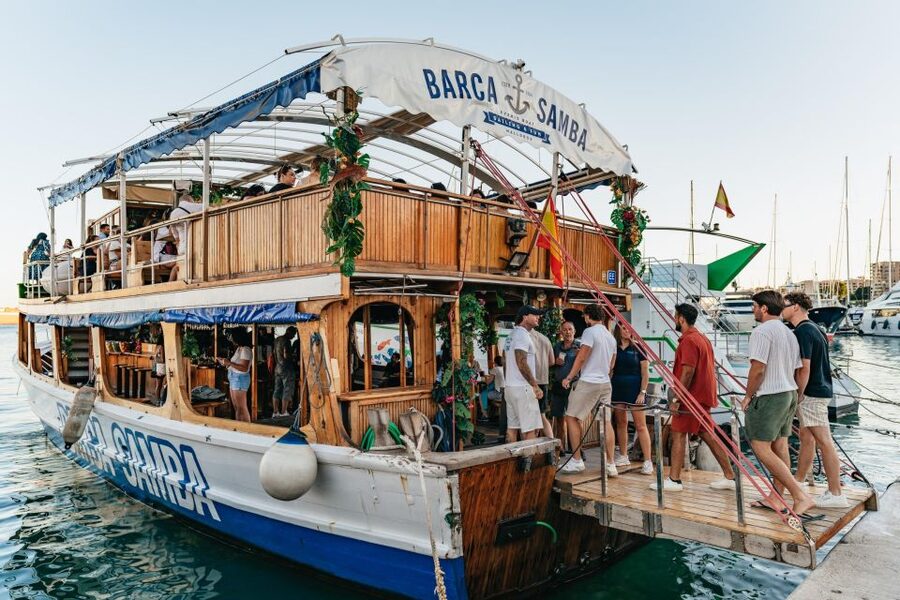 Palma de Mallorca: Sunset Boat Tour - Step-by-Step Itinerary: From Port Views to a Party Sunset
