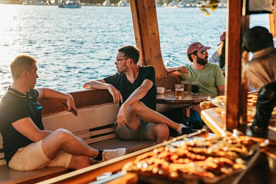 Palma de Mallorca: Sunset Boat Tour - WiFi and Sports TV: Why This Matters on a Sunset Boat