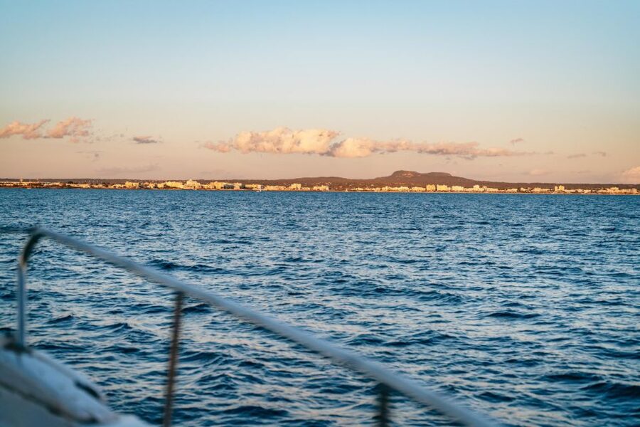 Palma de Mallorca: Sunset Boat Tour - Tramuntana Views Over the Bay of Palma: The Photo Payoff