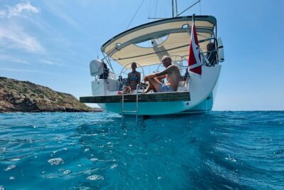 Palma de Mallorrca: Sailing tour with drinks, tapas & snorkeling.