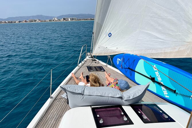 Palma de Mallorrca: Sailing tour with drinks, tapas & snorkeling. - The crew vibe, especially with skipper Mark