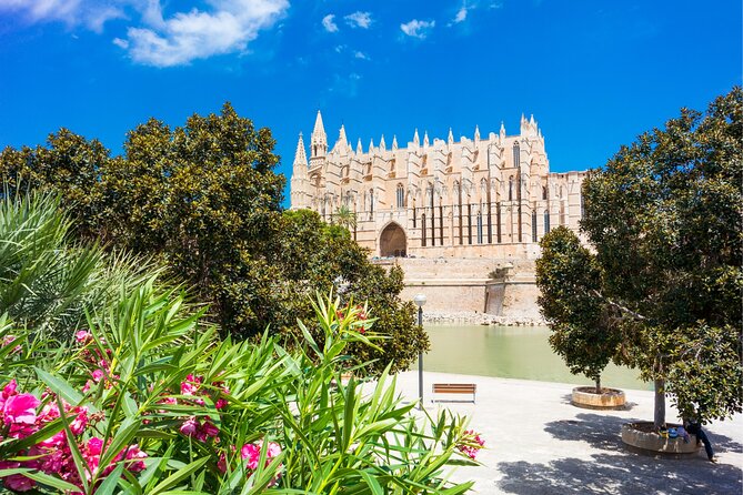 Palma Mallorca Scavenger Hunt & Highlights Self Guided Audio Tour - Audio, GPS, and the Smartphone Reality Check