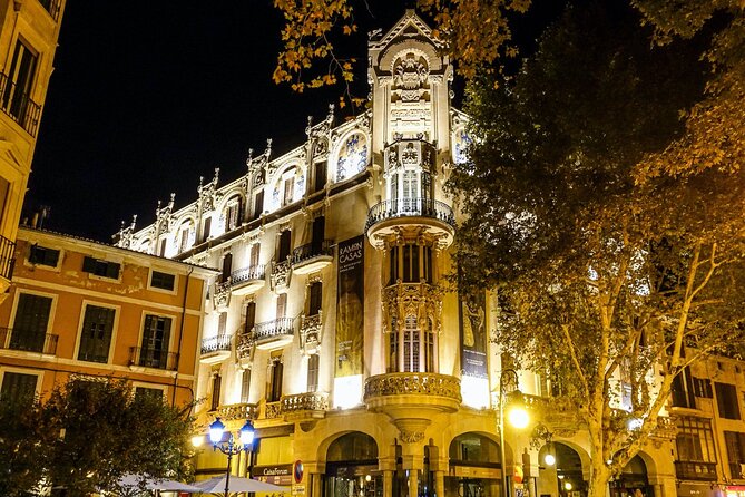 Palma Night Walking Tour - La Seu Cathedral at Night: The Gothic Pearl of the Mediterranean