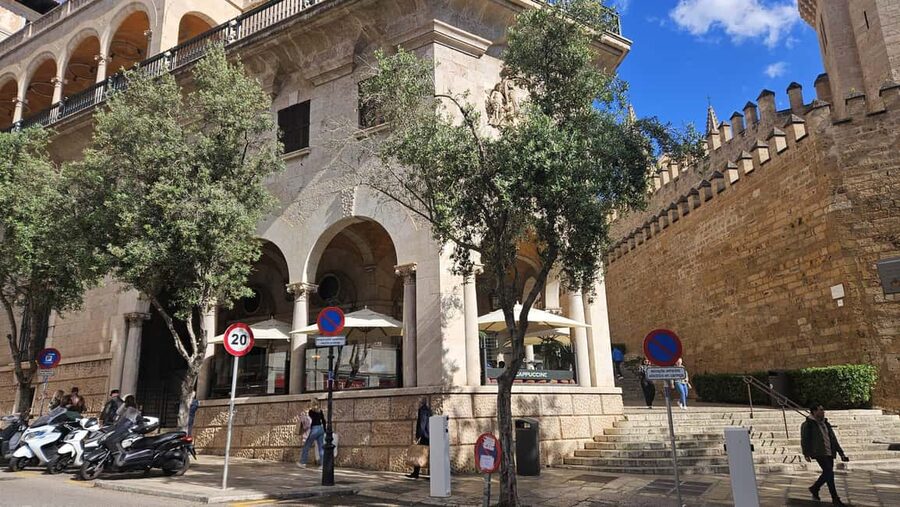 Palma: Old Town Guided Tour with Cathedral Skip-the-Line - Timing, walking, and the reality check on 3 hours