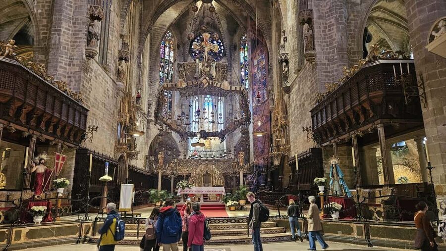 Palma: Old Town Guided Tour with Cathedral Skip-the-Line - Plaza Mayor and Plaza de Cort, where Palma’s day-to-day happens