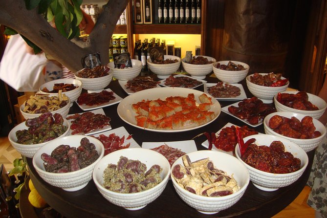 Palma old town tour with Wine & Tapas Tastings - Why a 5 pm Palma tapas tour fits the city