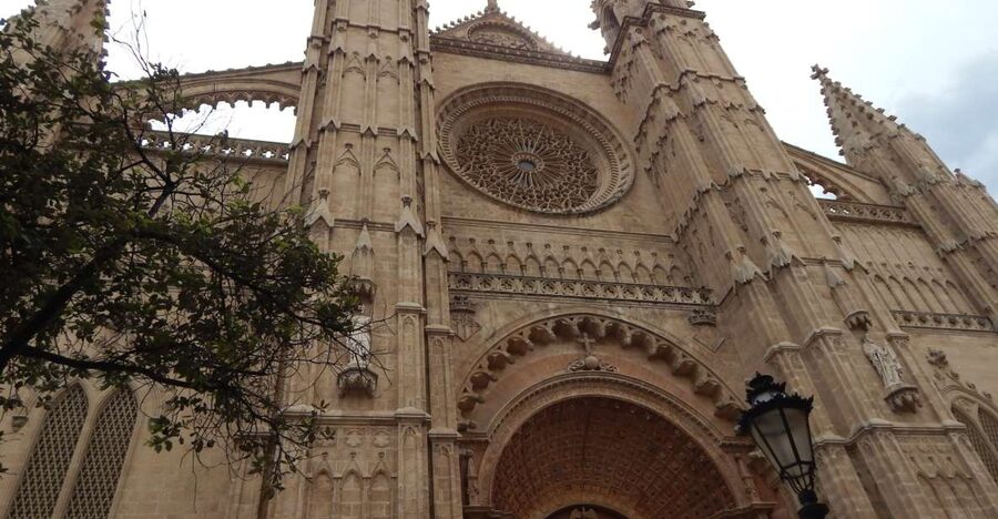 Palma: Old Town Walking Tour & Cathedral Skip-the-Line - What you’ll see beyond art: Cathedral names, construction, and surprises