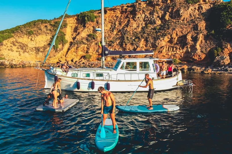 Palma: Private Classic Mallorcan Boat Tou - Palma Bay by boat, the smart way to see Mallorca
