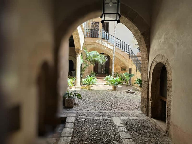 Palma, up close and personal, away from the crowds - The guide experience: German live storytelling, with time for you