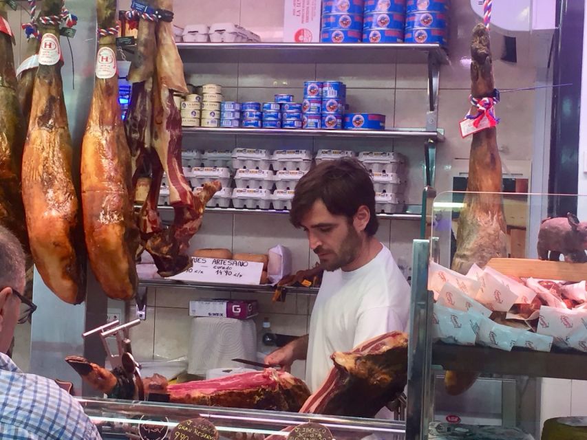 Palma: Walking Tour with Mediterranean Delicacies - Key highlights worth your time
