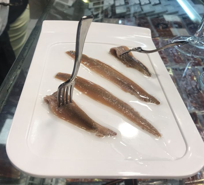 Palma: Walking Tour with Mediterranean Delicacies - Mercat de l’Olivar: the tastings that make the whole tour click