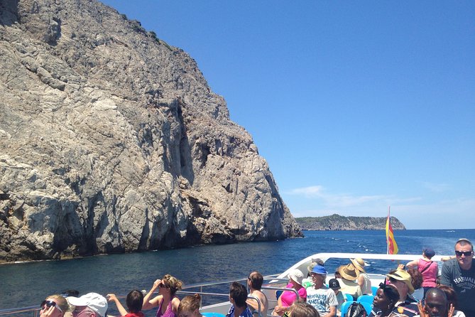 Panoramic Mallorca Boat Trip to Formentor Beach - The first water stop: what the cruise does before Formentor