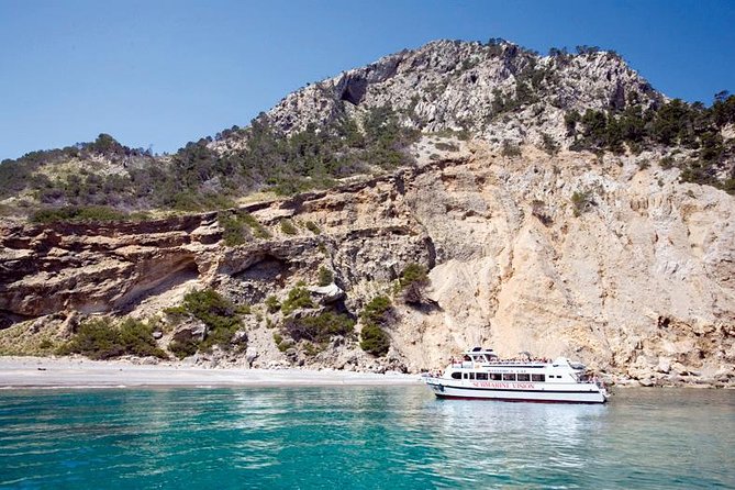 Panoramic Mallorca Boat Trip to Formentor Beach - Comfort, crowding, and deck tips that make the trip better