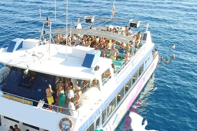 Paradise 4h Catamaran Tour of Mallorca and Puerto Andratx - Lunch/buffet while you head toward Camp de Mar