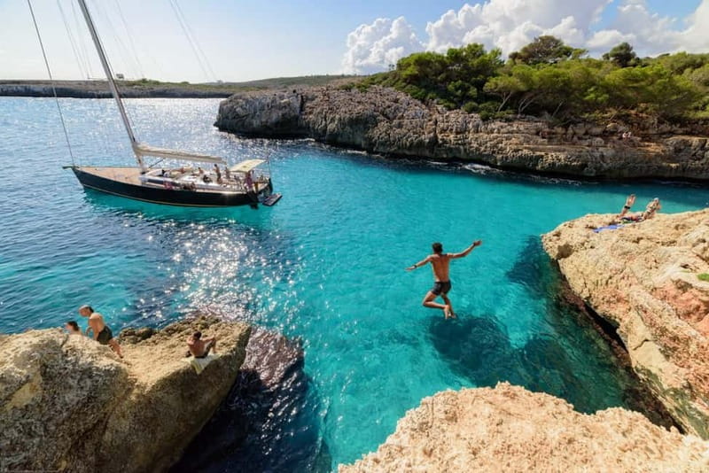 Portocolom, Mallorca: Half-Day Sailing Trip - Boarding and First Views: Getting Oriented in Portocolom