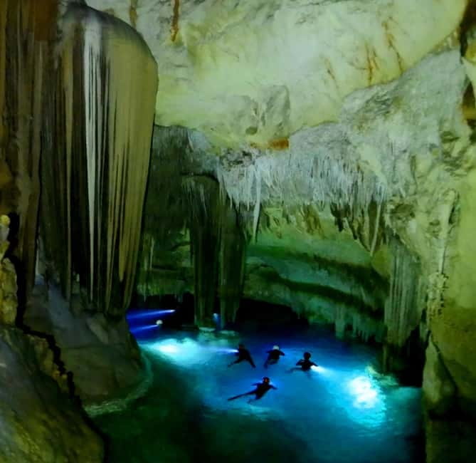 Portocolom: Snorkel tour to the Sea Cave "Pirate's Cave" in Mallorca - Portocolom to Sporthotel Bahia Azul, your starting point