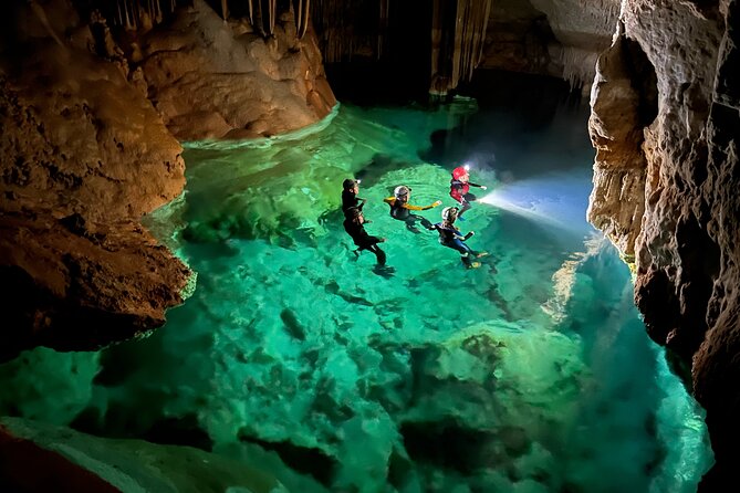 PREMIUM TOUR : Enjoy aquatic caves with caving guides - The lakes and Jurassic formations: why the water makes the cave feel different