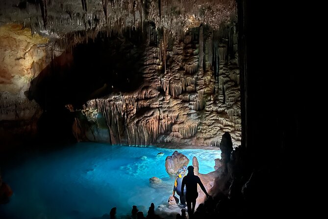 PREMIUM TOUR : Enjoy aquatic caves with caving guides - Surfier conditions and harder entries, what to expect if the sea is lively