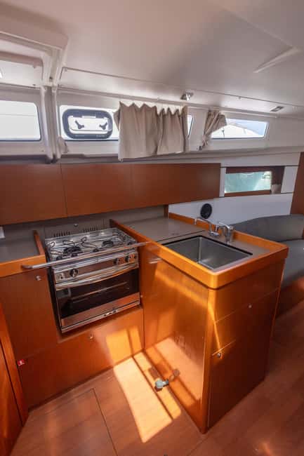 Private and exclusive sailboat in and around the Bay of Palma - From Club de Mar to the Bay of Palma, the Day Starts With Views and Motion