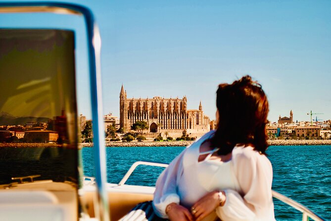 Private Boat Tour from Palma with Snorkeling and Paddle Surfing - Getting on Mankantas at Club de Mar and settling in fast