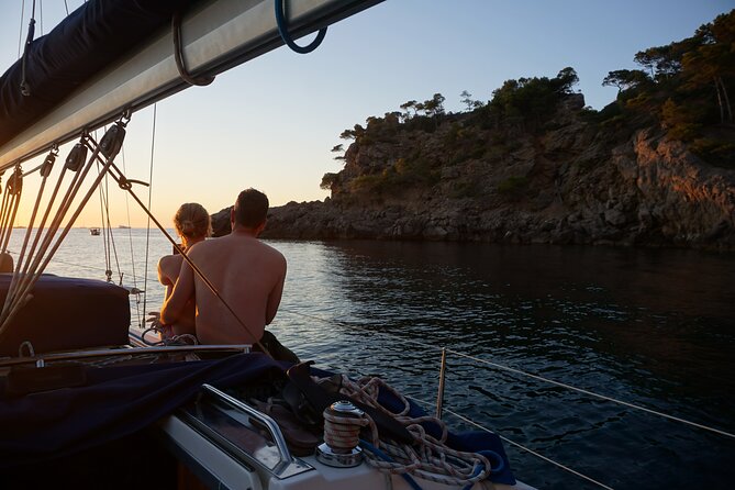 Private Sunset Sailing Tour along the North Coast - Why A Private North Coast Sunset Sail Works So Well