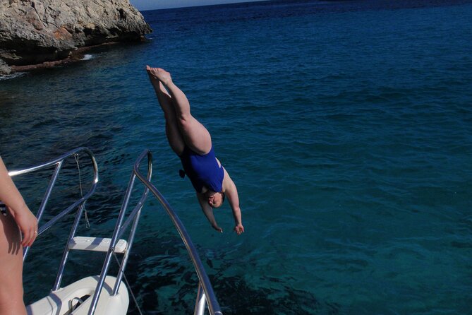 Private Tour of 4 hours at Sunset through the coves of Mallorca - Food and drinks: a true included meal, not just snacks