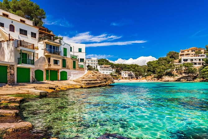 Private Transfers from Palma de Mallorca Airport PMI to Palma in Luxury Van - Arrival into Palma: what happens when you land the van