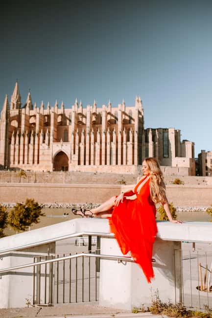 Private Vacation Photoshoot with Photographer in Mallorca - How the Photographer Shapes the Experience Without Making It Awkward