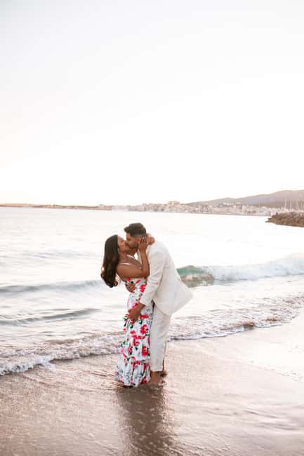 Private Vacation Photoshoot with Photographer in Mallorca - Editing and Delivery: 4 to 5 Working Days, High-Resolution Results