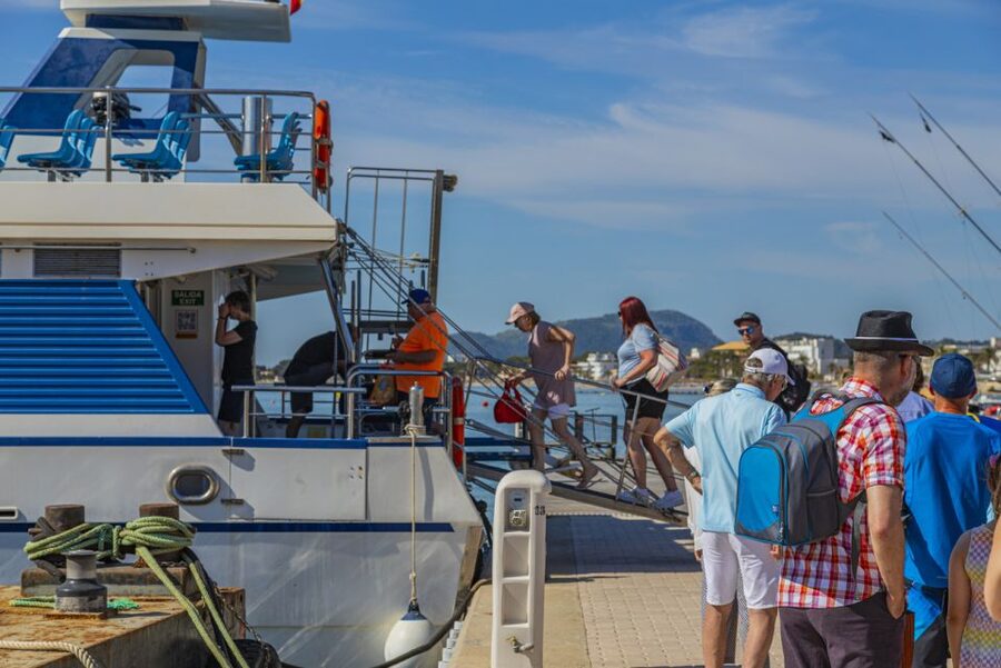 Puerto Pollença: Ferry to Formentor Beach - Accessibility and Weather: What Can Change Your Day