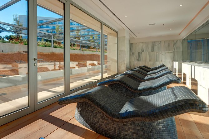 Relaxing back massage & day SPA - Sauna, steam room, and gym access for a full body cooldown