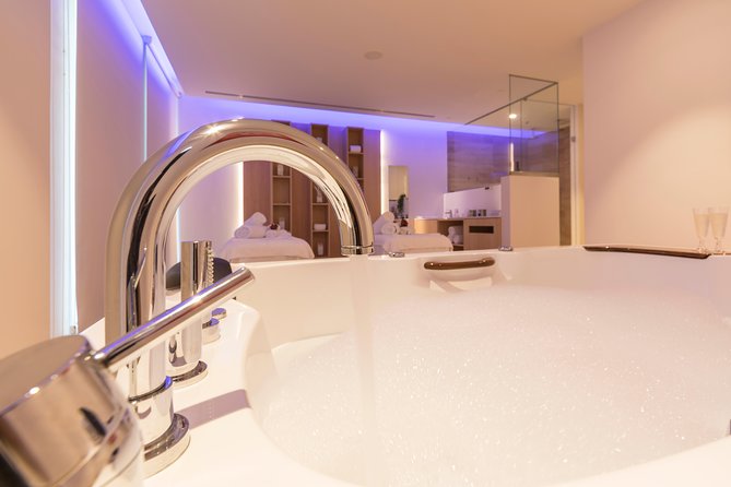 Romantic couple massage + SPA entry and private jacuzzi with cava - Mallorca Wellness Spa in Playa de Palma: what this really is