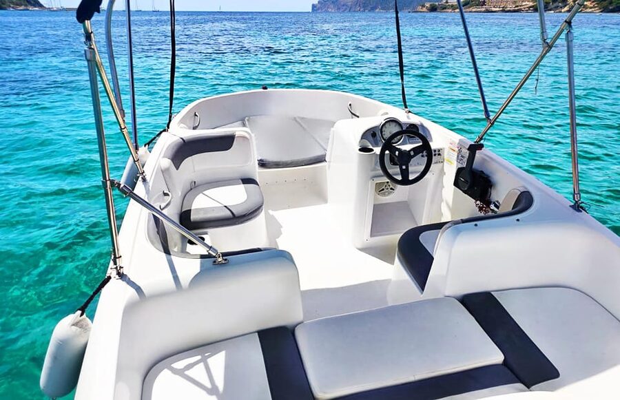 Santa Ponsa: Boat Rental (No License Needed) - The Bayliner boat setup: comfort for couples and small friend groups