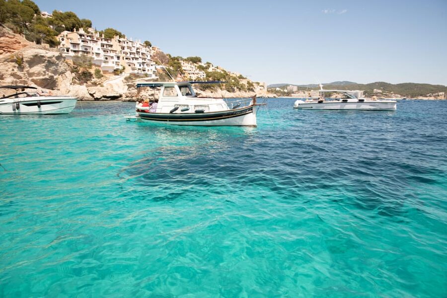 Santa Ponsa: Boat Rental (No License Needed) - Santa Ponsa stop: sightseeing, then your first swim
