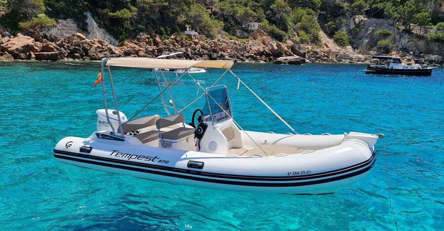 Santa Ponsa: Branqueta II Licensed Boat Rental - Who should book this Branqueta II rental from Santa Ponsa?