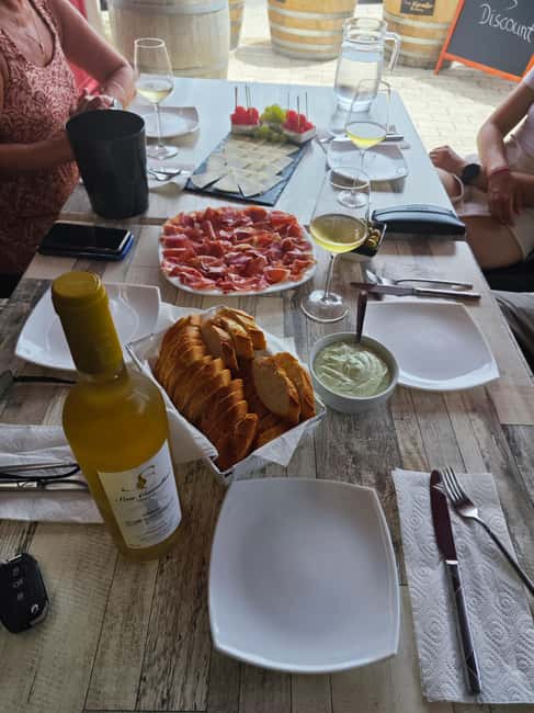 Son Cavaller - Tasting 10 wines from Mallorca - Vinothek Cala Mandia - Manuel and Monique: attentive hospitality with real talk