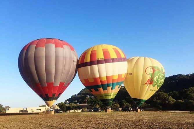 Sunrise and Sunset Experience Hot Air Balloon Ride Mallorca - Landing, champagne, and your souvenir set