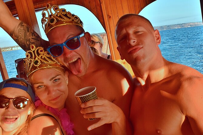 Sunset Tour Mallorca: Sunset boat trip with music & good atmosphere - Cruising along Bay of Palma and toward Playa de Palma
