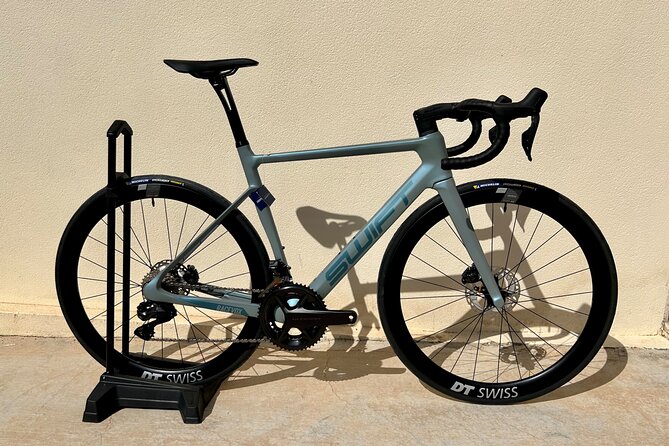 SwiftCarbon Racevox, Ultegra di2 plus DT Swiss wheel set - Key things that make this bike hire work