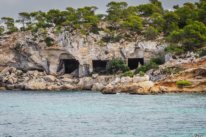 Tour Beach Portal Vells, Cave Portal Vells. - Key points worth packing for